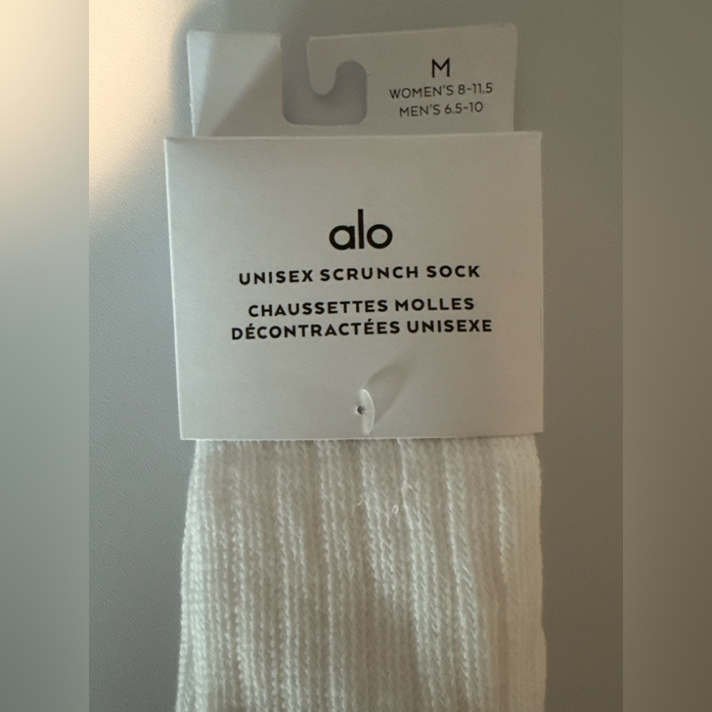 Alo Yoga Unisex Scrunch Socks | White | Size M | NWT | Authentic - Picture 6 of 6